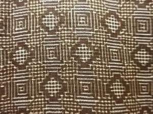 アンティーク　斜め格子模様織出し本場泥大島紬着物